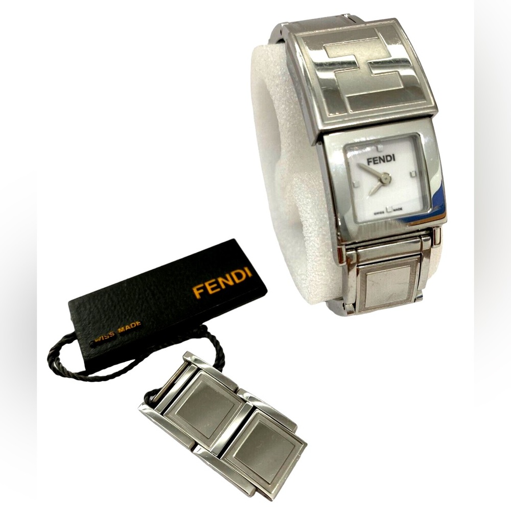 Fendi Orologi 5400L Ladies
Sapphire Crystal, Stainless Steel Bracelet Pre-owned